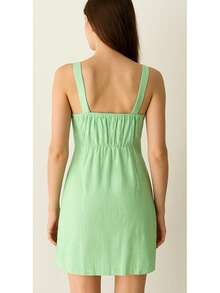 Vestido corto de tirantes con botones frontales decorativos, ideal para un look fresco y juvenil. diseño en tela ligera con rayas - Verde - Ver 2