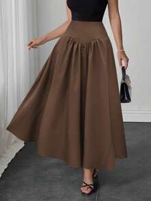 2025年秋季及初秋优雅女裙，适合约会、学生装、日常出行、百搭休闲、海滩度假等多种场合。优雅休闲女裙，纯色设计，收腰剪裁，褶裥工艺，梭织面料，多种颜色可选，适合外出和居家穿着。 - 咖啡棕 - 查看 8
