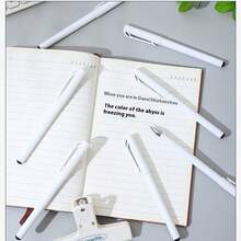 قلم حبر كروي محايد، كتابة سلسة، قرطاسية مكتبية، قلم حبر سائل، تصميم بسيط، قلم حبر كروي بأنبوب بلاستيكي أبيض، لون أسود/أبيض، قلم حبر كربوني، قلم توقيع أعمال بسيط، قلم أبيض محايد عصري بسيط، قلم حبر كروي بأنبوب بلاستيكي أبيض