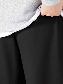 男士户外休闲裤 - 四季皆宜 - 采用宽松直筒裤型，配有基础款抽绳腰带和口袋。是健身、户外徒步和返校必备的理想之选。黑色春季款 - 黑色 - 查看 6