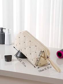 1个经典蝴蝶结刺绣绗缝吹风机收纳袋，带内袋设计，大容量防尘美发工具整理袋，适用于卷发棒、吹风机、发夹等。