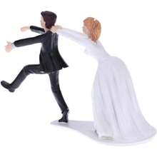 DBrideandGroom Figurines Romantic Bride And Groom Wedding Cake Topper Funny Resin Run Groom Bridal Show Stand Cake Topper Wedding Valentines Day Engagement Anniversary Decoration10
