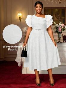 فستان أبيض للحفلات للمرأة مقاس كبير، قصة A-line مع ياقة غير منتظمة، قماش مموج مخرم، كم قصير مكسر - أبيض - مشاهدة 2