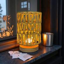 Luminária de Mesa de Vime Trançado à Mão com Luz Noturna LED Amarela Quente - Alimentada por USB, Base de Madeira, Adequada para Quarto, Banheiro, Criado-Mudo, Sala de Estar ou Decoração de Café para Criar um Ambiente Aconchegante e Confortável, Luminária de Cabeceira