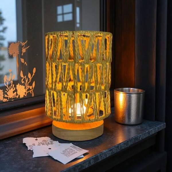 Luminária de Mesa de Vime Trançado à Mão com Luz Noturna LED Amarela Quente - Alimentada por USB, Base de Madeira, Adequada para Quarto, Banheiro, Criado-Mudo, Sala de Estar ou Decoração de Café para Criar um Ambiente Aconchegante e Confortável, Luminária de Cabeceira