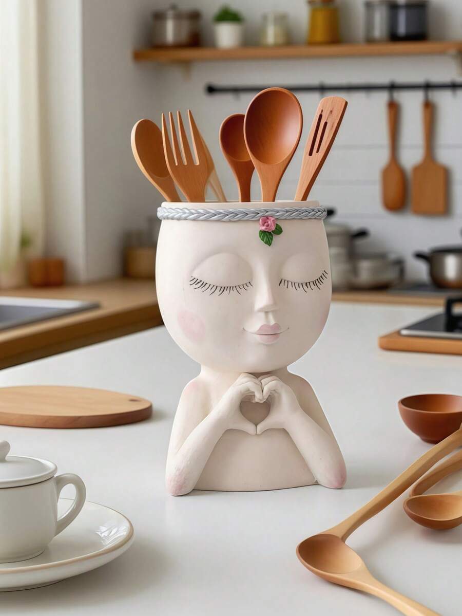 这款熔模人脸造型花盆造型独特，适合室内植物，是一款可爱的小型多肉植物花盆，底部有排水孔，是馈赠佳品（白色）。