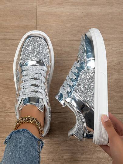 女士时尚系带圆头休闲运动鞋，闪亮金属风格银色，适合春季、秋季及所有季节