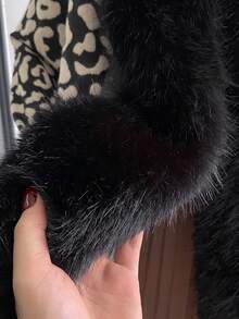 1条复古豹纹和千鸟格提花围巾，带蓬松领子，秋冬季女士保暖装饰围巾披肩斗篷，附赠珍珠胸针，时尚配饰，女士完美礼物，适合日常穿着。 - 黑色 - 查看 4