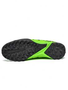 全新推荐足球鞋，适合男士、女士和青少年，防滑、低帮、耐用设计，适合所有季节穿着，适合日常草地足球训练和比赛