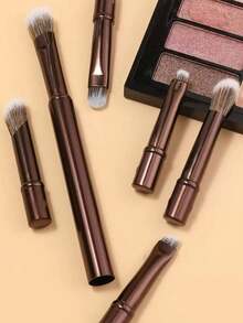 6件套便携式化妆刷套装，可拆卸刷头，迷你旅行化妆刷，口袋刷，鼻影刷，遮瑕刷，眼影刷，多功能化妆工具套装，化妆刷套装，化妆刷套装，化妆刷套装，全套化妆刷，化妆刷套装，全套化妆工具，化妆刷套装，化妆刷套装，化妆礼盒套装