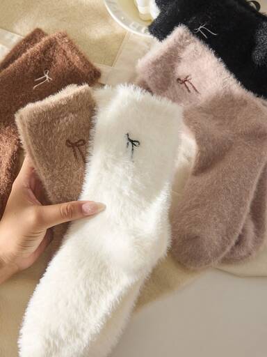 2/4 Pairs Of White And Brown Fuzzy Women's Crew Socks, Bow Pattern Warm Fluffy Socks, Soft And Comfortable, Suitable For Autumn And Winter,Random Colors