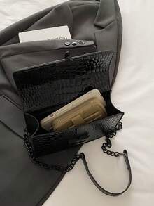 Mini sac à bandoulière rétro mode pour femme, sac bandoulière léger avec chaîne en métal, en matériau PU, sac carré à rabat verrouillable décontracté, sac motif peau de crocodile, sac de shopping pour fille, convient pour les déplacements quotidiens des femmes - Noir - Voir 6