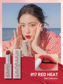 Rom&nd Romand 霧面口紅，防水、持久保濕、不黏膩且易上妝。適合 Gen Z 與 Y2K 愛好者用於派對與約會，是生日與母親節的完美便攜禮物。淨重：3g/0.1oz - 17 RED HEAT - 查看 2