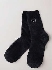 "2 Pairs Heart-Shaped Fuzzy Women's Crew Socks - Soft & Cozy In Black, Brown & White Perfect For Autumn & Winter - Random Colors"