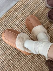 Damskie, jednokolorowe, swobodne, pluszowe kapcie wsuwane z futerkowym wykończeniem, wygodne, domowe ubranie na jesień/zimę