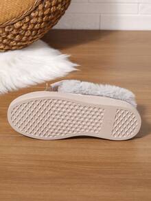 Hatastic 【跨境畅销】蝴蝶结羊毛雪地靴，仿兔毛内衬，保暖防滑，厚底设计，时尚百搭欧美风，秋冬女士圣诞礼物 - 灰色 - 查看 11