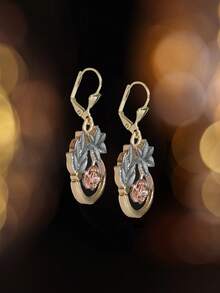 Brincos Vintage Elegantes de Flor Pendente, Liga de Cobre Banhada a Ouro 14k, Flores Coloridas de Moda Feminina, Adequado para Uso Diário e Presentes, Acessório para o Dia de Mardi Gras, Presentes de Natal, Um Par