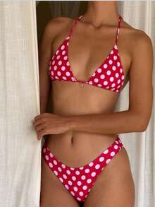 2026情人节浪漫甜美红色波点挂脖比基尼套装，性感低腰三角泳裤配金色心形吊坠，可调节挂脖和后背带，弹力速干面料，可爱波点印花，适合泳池派对/蜜月/度假 - 紅色 - 查看 4