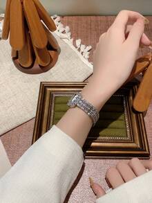 1pc Women's Quartz Watch, Minimalist New Design With Rhinestones, Elegant & Fashionable, Versatile For Casual Wear - Silver - View 4