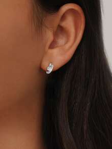 1 Peça Brinco Argola Geométrico Circular Cravejado de Diamantes em Prata 925, Adequado para Uso Diário, Elegante e Versátil, e um Excelente Presente para Namoradas, Mães e Irmãs.