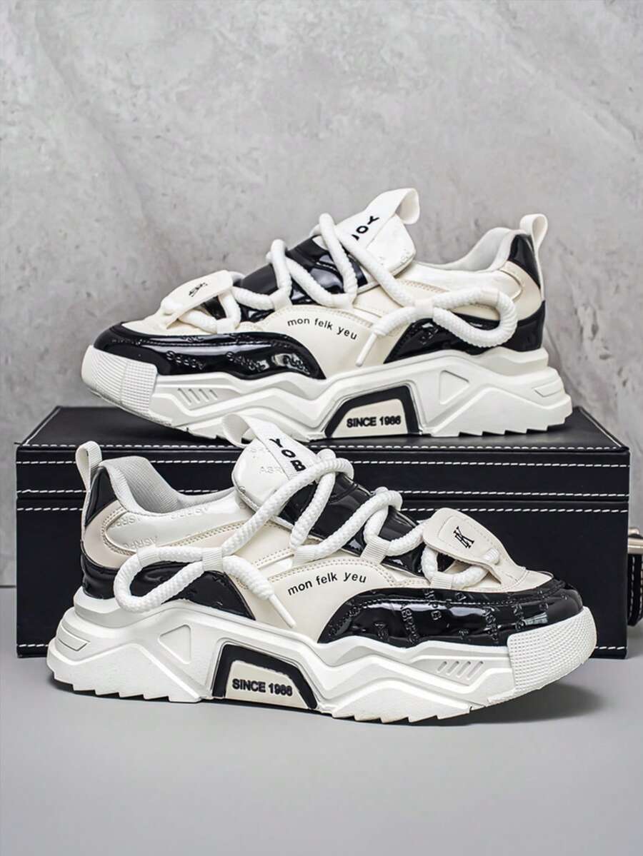 2025 Nouvelles chaussures pour hommes, baskets polyvalentes à semelle épaisse avec patchwork de lettres, style décontracté, pour toutes les saisons