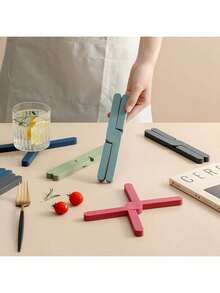 Alfombrilla plegable resistente al calor, soporte para ollas de cocina, salvamanteles de silicona antideslizante para platos y sartenes calientes, diseño de cruz, artículos imprescindibles para el hogar y la cocina, utensilios y equipos de cocina como regalos prácticos de Navidad