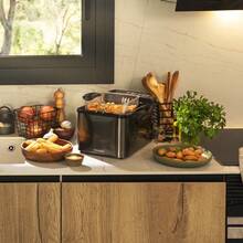 Cecotec Freidora Digital Cleanfry Luxury 4000 Dark: Freidora de Aceite de Alta Gama con Diseño Elegante en Acero Inoxidable Negro, Capacidad de 4.2L y Potencia de 3270W. Incluye 5 Programas Preconfigurados para Fritos Perfectos y Filtro OilClean para Aceite Limpio. Tapa con Ventana de Visión y Filtro Antiolores. Temperatura Regulable hasta 190°C, Totalmente Desmontable, Cubeta Antiadherente, Cesta con Mango de Tacto Frío y Protección contra Sobrecalentamiento. Fácil Limpieza en Lavavajillas. - Wielokolorowe - Zobacz 5