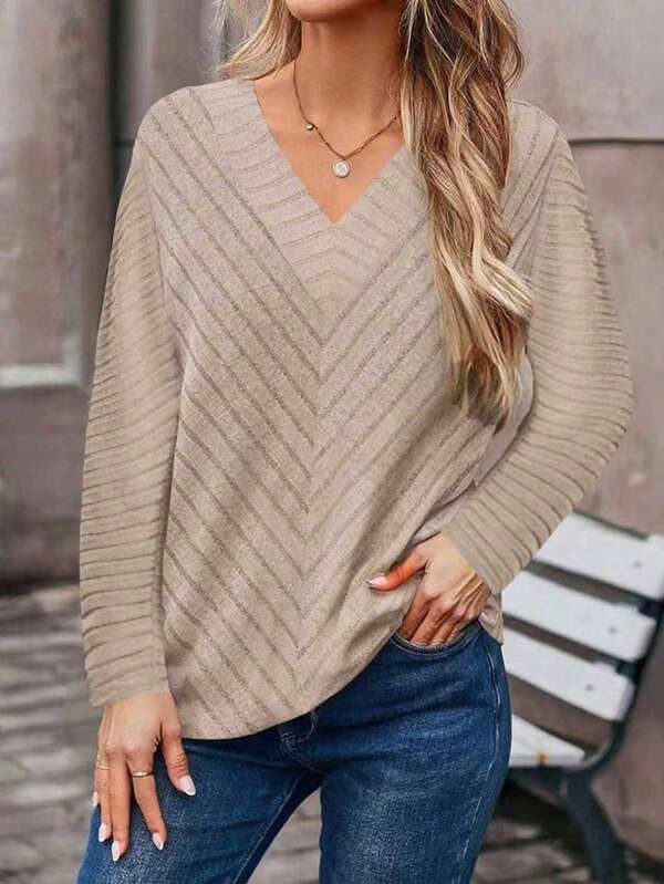 Nueva camiseta de manga larga con cuello en V de unicolor para otoño e invierno, de uso casual y diario para mujeres de talla grande.