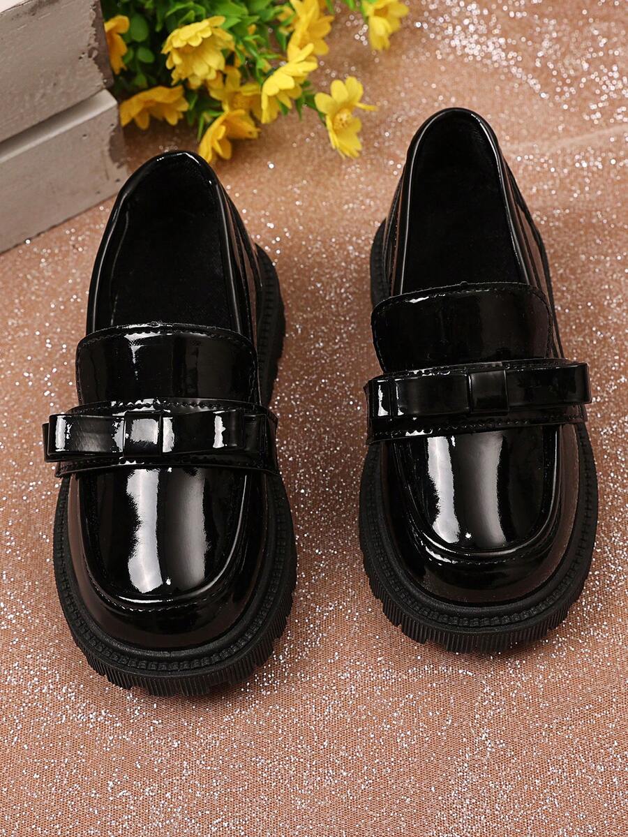 1 Đôi giày lười da bóng màu đen có nơ cho trẻ em, đế cao su mềm, lót PU mềm, gót vừa phong cách Anh thanh lịch, phù hợp cho bé gái từ 3-15 tuổi, thường ngày, đi học, tiệc tùng, xuân/hè/thu/đông - màu đen - Xem 1