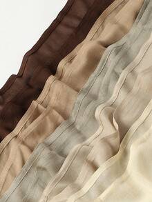 1条高品质女士纯色莫代尔头巾,优质宽边双缝包边,轻盈透气舒适面料,适合日常佩戴,也可搭配长袍穿着。 - 彩色 - 查看 4