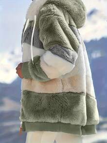 2026 Early Spring Curated Collection Plus Size - Women'S Plus Size Colorful Patchwork Hooded Jacket - Cozy Fleece-Lined Winter Coat With Drawstring, Casual Style, White & Blue, Beige & Blue, Cream & Blue, White & Cream, Winter Outerwear | Casual Style Jacket | Fleece Lined Jacket Colorblock Hooded Oversized Jacket For Women, Autumn/Winter This Retro Color-Block Faux Fur Hooded Jacket Is Your Cold-Weather "Joy Trigger"-The Second You Wrap Into It, Your Fingers Sink Into (Fluff) That Feels Like A Sun-Warmed Blanket: Soft, Plush, And Warm Enough To Lock Out Drafts, But Light Enough That You Can Reach For  Dig For Keys Without Feeling Bulky. - 綠色 - 查看 5
