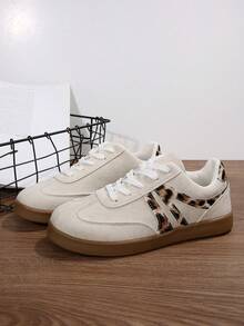 New Vintage Casual Fashion Minimalist Flat Trainer Shoes For Women, Retro Outdoor Sports Soft Sole Non-Slip Lace-Up Sneakers, Plus Size - Beige - View 7