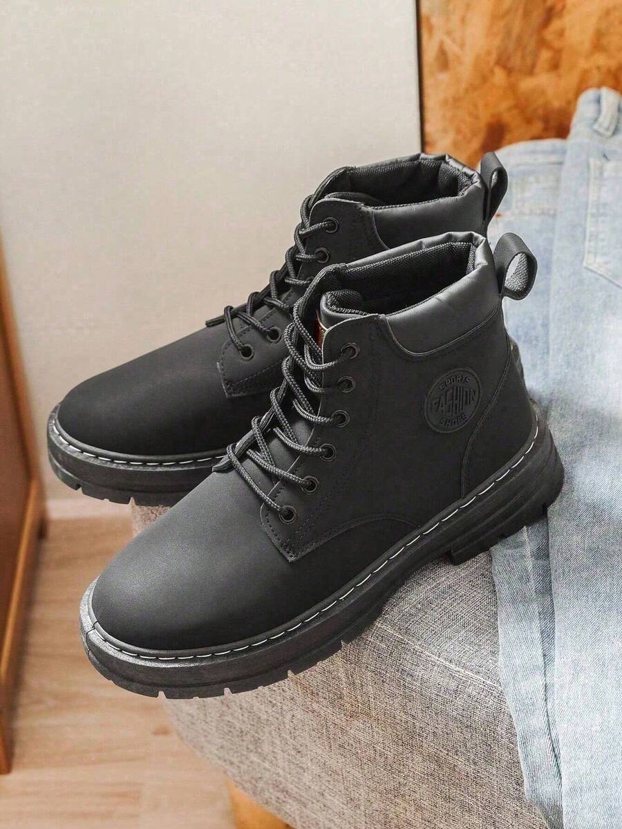 GAN AI Botines de moda para hombre, botines casuales, botas de senderismo nuevas, botas de trabajo y botas de moto. Ideales para uso diario, entrenamiento, trabajo y acampada al aire libre. Cómodas, transpirables, duraderas y resistentes al viento. Parte superior de cuero y suela gruesa. Botas de piel sintética para hombre de estilo vintage. - Negro - Ver 1