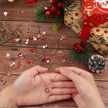 15/10 piezas Accesorios para decoraciones de Navidad DIY, sombreros, guantes, llaveros, adornos de Papá Noel y renos, para manualidades DIY, formas navideñas, scrapbooking y elaboración de joyas (estilos aleatorios)
