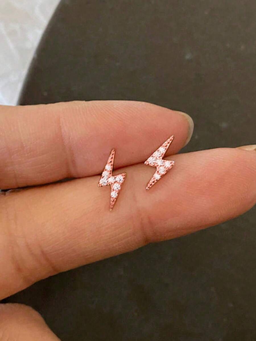 1 对时尚方晶锆石耳钉，适合女士结婚订婚周年派对珠宝情人节礼物