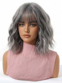 Peluca corta ondulada y rizada de 14 pulgadas en gris con flequillo, cabello corto y rizado, hermosa, elegante y encantadora, hecha de fibra sintética, resistente al calor, adecuada para uso diario, fiestas, vacaciones, cosplay y otras ocasiones, un regalo perfecto para damas. - Gris - Ver 5