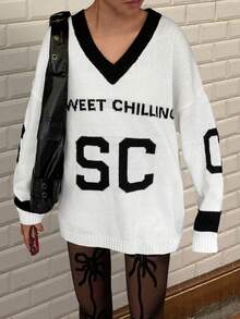 كنزة صوفية نسائية جديدة الطراز بياقة على شكل حرف V بتباين لوني، قماش جاكار فضفاضة بأكمام طويلة منسدلة، طراز رياضي كاجوال أمريكي كلاسيكي، مناسبة للخريف والشتاء