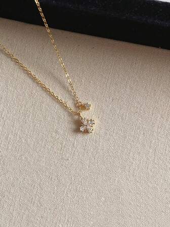 1 Piece S925 Sterling Silver Four-Leaf Clover Necklace, Suitable For Daily Wear, Stylish And Versatile, And An Excellent Gift For Girlfriends, Mothers And Sisters