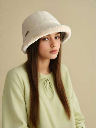 1 st plyschdekorerad mongolisk stil handgjord repmössa, trendig hantverksmössa för kvinnors accessoarer för vintern