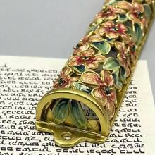 Haiyou Puerta Acento Pergamino  Puerta Retro Decorativo Metal Placa Ornamento con Pergamino - 1 - Ver 8