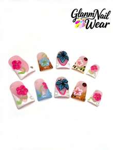 10 أظافر مصنوعة يدويًا بشكل منقار البط. الأزهار الملونة متشابكة مع أنماط جميلة، مليئة بالحلاوة، ومناسبة للأشخاص الذين يحبون الأنماط الحلوة. يحتوي كل مجموعة على 10 أظافر، وتوفر ثلاثة أحجام للاختيار، وتأتي مع مجموعة من الأدوات. إنها خيار مثالي للنساء والفتيات!