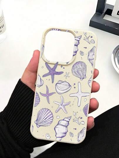 حافظة هاتف جلدية مطبوعة بنقوش قوقعة نجم البحر البنفسجية الإبداعية مع فتحة كبيرة، توفر حماية شاملة 360 درجة لهواتف آيفون 17 و 17 إير و 17 برو ماكس و 17 برو و 11 و 12 و 13 و 14 و 15 و 16 برو ماكس/برو/بلس