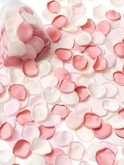 100 片粉白色人造丝玫瑰花瓣，假玫瑰花瓣营造出迷人浪漫的氛围，适用于豪华婚礼装饰、过道、蛋糕桌、花篮、五彩纸屑、新娘送礼会、求婚派对、万圣节、情人节的精美装饰
