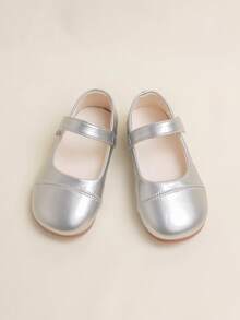 1 双时尚简约优雅纯色钩环公主儿童平底鞋，适合表演