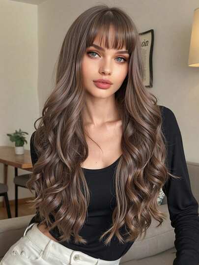 Lång, lockig brun peruk med lugg, flätade syntetiska hårfibrer, realistisk hårbotteneffekt för vardagsbruk