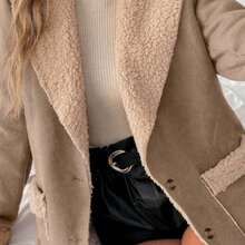Abrigo cazadora chamarra con borrega gamuza piel de durazno  bolsillos delanteros y botones juvenil moda chic - Beis - Ver 2