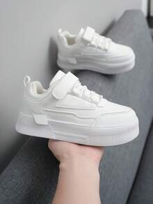儿童新款低帮平底休闲运动鞋，柔软有弹性的鞋底设计，钩环扣，适合日常街头和公园穿着，轻便的男女儿童运动鞋 - 白色 - 查看 5