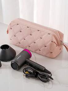 1个经典蝴蝶结刺绣绗缝吹风机收纳袋，带内袋设计，大容量防尘美发工具整理袋，适用于卷发棒、吹风机、发夹等。