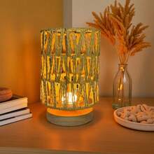 Luminária de Mesa de Vime Trançado à Mão com Luz Noturna LED Amarela Quente - Alimentada por USB, Base de Madeira, Adequada para Quarto, Banheiro, Criado-Mudo, Sala de Estar ou Decoração de Café para Criar um Ambiente Aconchegante e Confortável, Luminária de Cabeceira