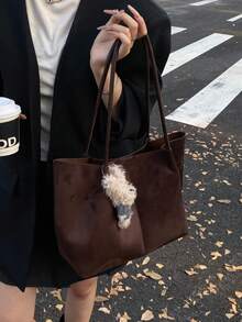 Nova bolsa de ombro versátil e moderna com pingente de urso, bolsa feminina de grande capacidade, bolsa tote, bolsa de ombro para deslocamento diário de alta qualidade